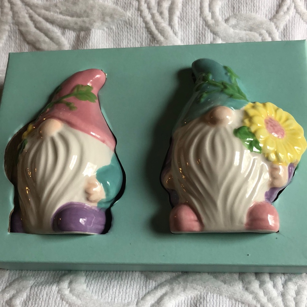 Finch +Robin salt pepper from Macy’s